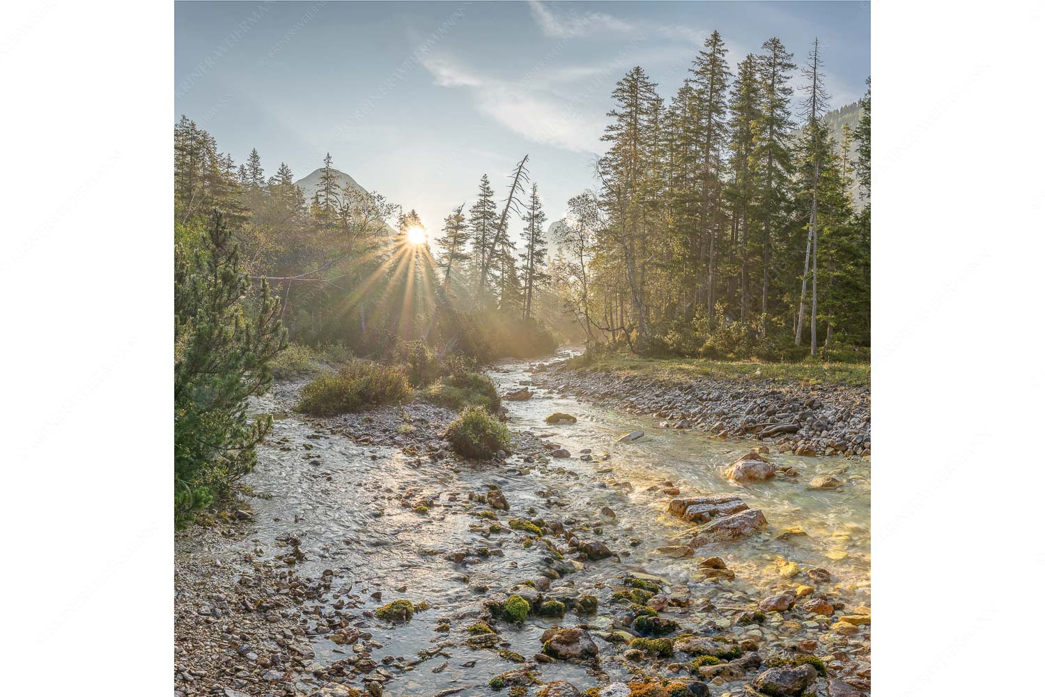 Sonnenaufgang am Isarursprung - Isarursprung I - Seitenverhältnis 1:1 - Isarursprung Karwendel - weitere Infos unter https://www.kriner-weiermann.de