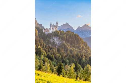 Schloss Neuschwanstein und Schloss Hohenschwangau bei Sonnenuntergang - Königliche Landschaft - Seitenverhältnis 2:3 - Schloss Neuschwanstein - weitere Infos unter https://www.kriner-weiermann.de
