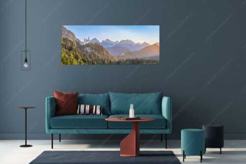 Schloss Neuschwanstein und Schloss Hohenschwangau bei Sonnenuntergang - Königliche Landschaft - Wandbild - Größe ca. 175x70cm, Seitenverhältnis 2,5:1 - Schloss Neuschwanstein - weitere Infos unter https://www.kriner-weiermann.de
