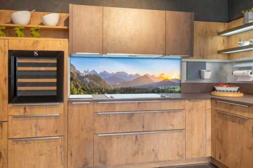 Schloss Neuschwanstein und Schloss Hohenschwangau bei Sonnenuntergang - Königliche Landschaft - Küchenrückwand - Größe ca. 180x60cm, Seitenverhältnis 3:1 - Schloss Neuschwanstein - weitere Infos unter https://www.kriner-weiermann.de