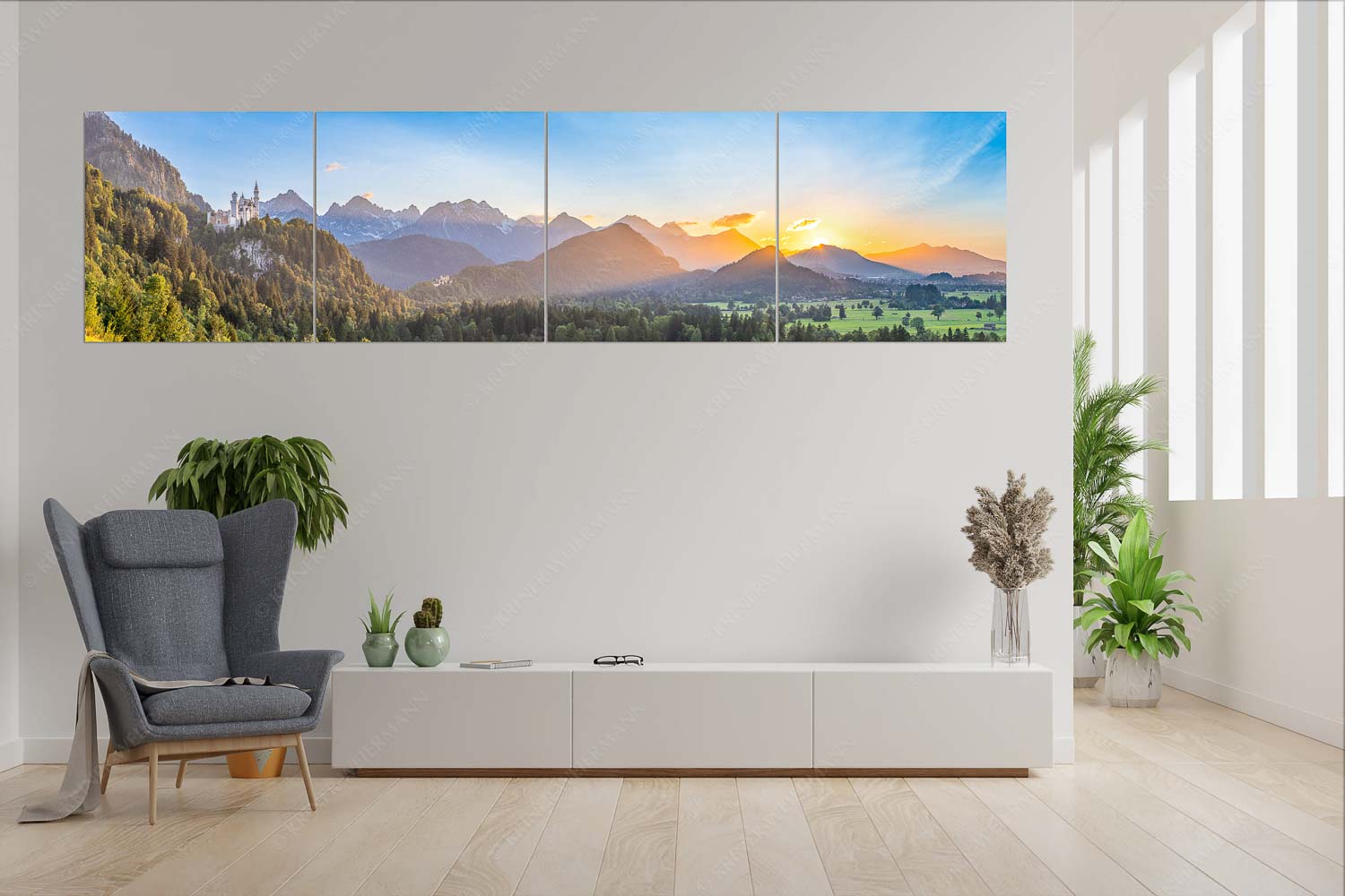 Königliche Landschaft – Wandbild – 4er Split, Größe ca. 280x70cm, Seitenverhältnis 4:1 — Schloss Neuschwanstein Schloss Neuschwanstein und Schloss Hohenschwangau bei Sonnenuntergang - Königliche Landschaft - Wandbild - 4er Split, Größe ca. 280x70cm, Seitenverhältnis 4:1 - Schloss Neuschwanstein - weitere Infos unter https://www.kriner-weiermann.de