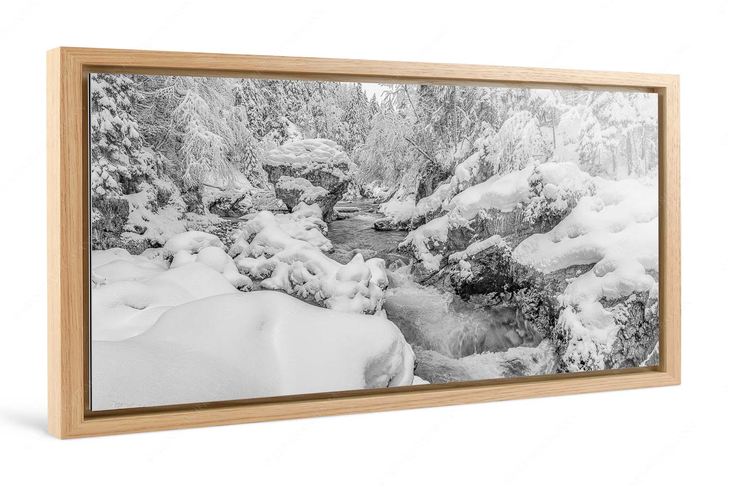 Stein der Weisen – Foto im Schattenfugen-Rahmen, Seitenverhältnis 2:1 — Rissbach im Karwendel Der verschneite Rissbach zwischen Vorder- und Hinterriß - Stein der Weisen - Foto im Schattenfugen-Rahmen, Seitenverhältnis 2:1 - Rissbach im Karwendel - weitere Infos unter https://www.kriner-weiermann.de