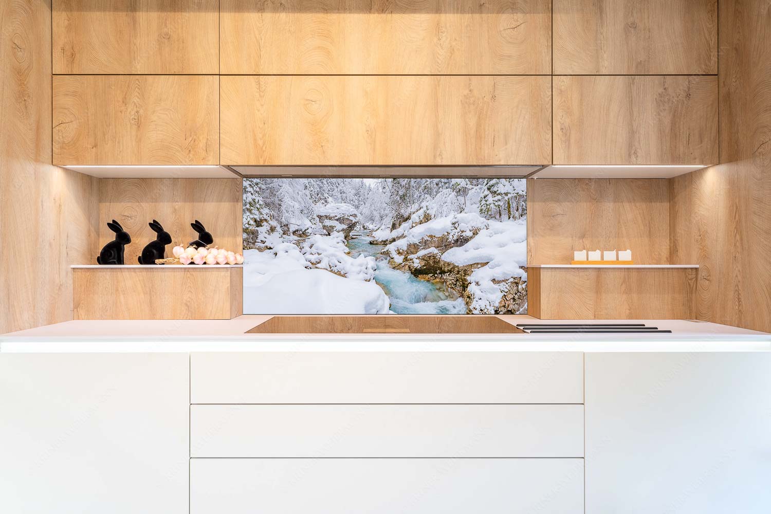 Stein der Weisen – Küchenrückwand – Größe ca. 120x60cm, Seitenverhältnis 2:1 — Rissbach im Karwendel Der verschneite Rissbach zwischen Vorder- und Hinterriß - Stein der Weisen - Küchenrückwand - Größe ca. 120x60cm, Seitenverhältnis 2:1 - Rissbach im Karwendel - weitere Infos unter https://www.kriner-weiermann.de