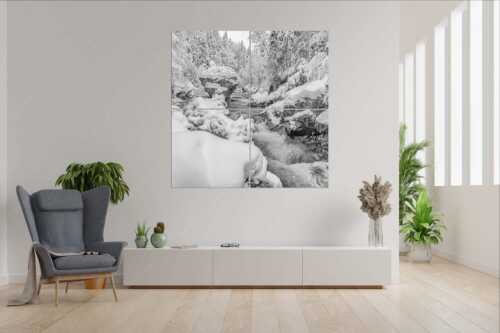 Der verschneite Rissbach zwischen Vorder- und Hinterriß - Stein der Weisen - Wandbild - 4er Split, Größe ca. 180x180cm, Seitenverhältnis 1:1 - Rissbach im Karwendel - weitere Infos unter https://www.kriner-weiermann.de