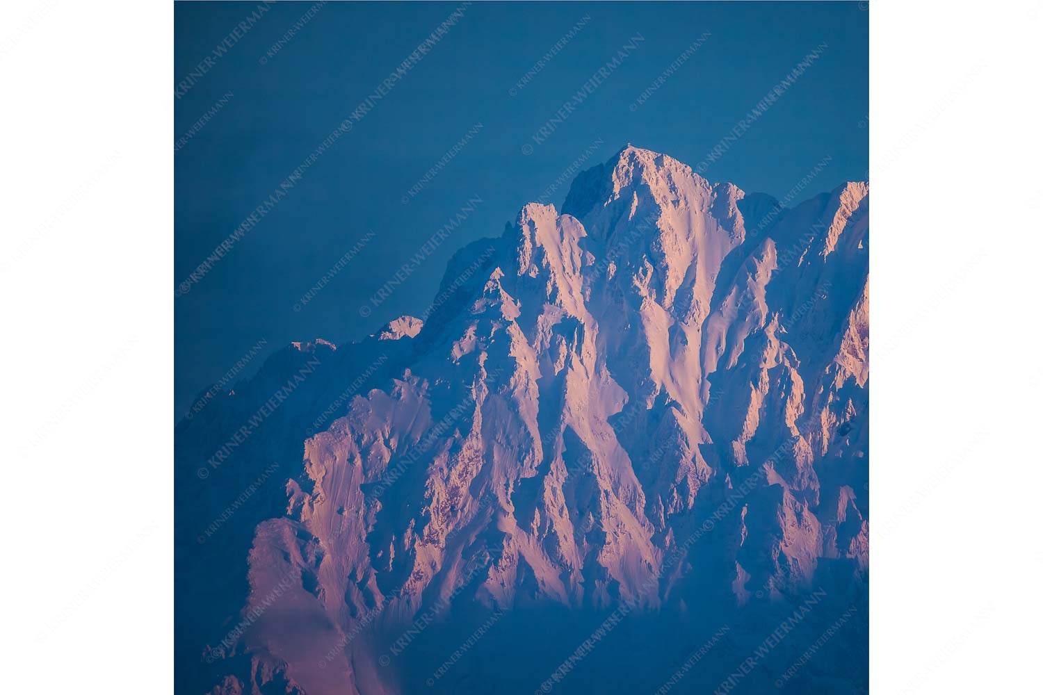 Winterlicher Wörner im Karwendel bei Sonnenuntergang