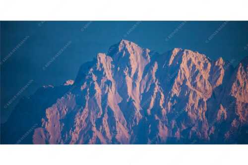 Winterlicher Wörner im Karwendel bei Sonnenuntergang - Alaska Style - Seitenverhältnis 2:1 - Karwendel-Wörner - weitere Infos unter https://www.kriner-weiermann.de