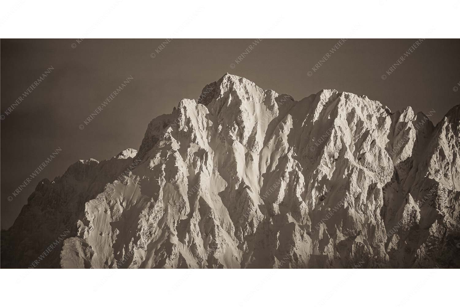 Winterlicher Wörner im Karwendel bei Sonnenuntergang