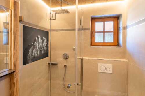 Winterlicher Wörner im Karwendel bei Sonnenuntergang - Alaska Style - Glasbild - Größe ca. 120x80cm, Seitenverhältnis 3:2 - Karwendel-Wörner - weitere Infos unter https://www.kriner-weiermann.de