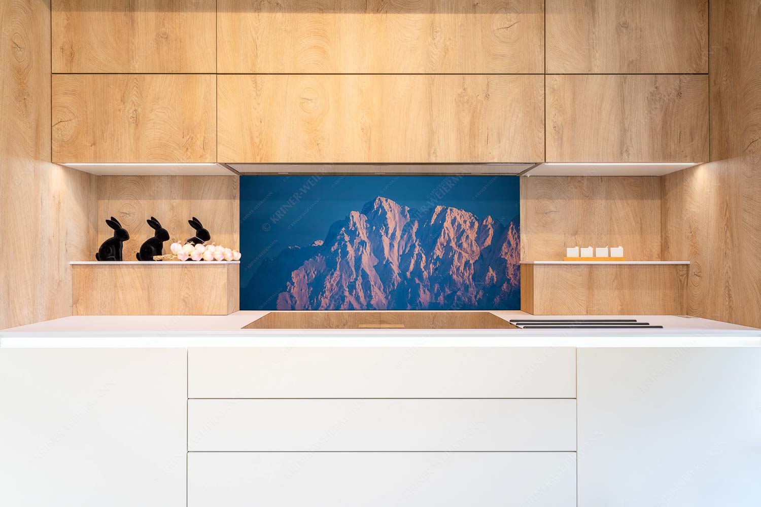 Alaska Style – Küchenrückwand – Größe ca. 120x60cm, Seitenverhältnis 2:1 — Karwendel-Wörner Winterlicher Wörner im Karwendel bei Sonnenuntergang - Alaska Style - Küchenrückwand - Größe ca. 120x60cm, Seitenverhältnis 2:1 - Karwendel-Wörner - weitere Infos unter https://www.kriner-weiermann.de