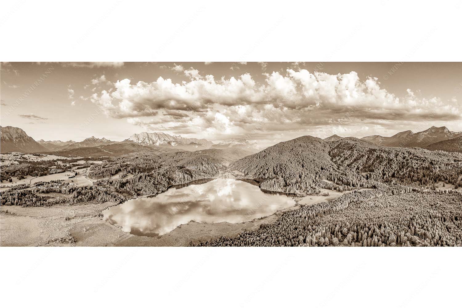 Blick über den Barmsee zum Wettersteingebirge - Der Lieblings See - Seitenverhältnis 2,5:1 - Barmsee Krün - weitere Infos unter https://www.kriner-weiermann.de