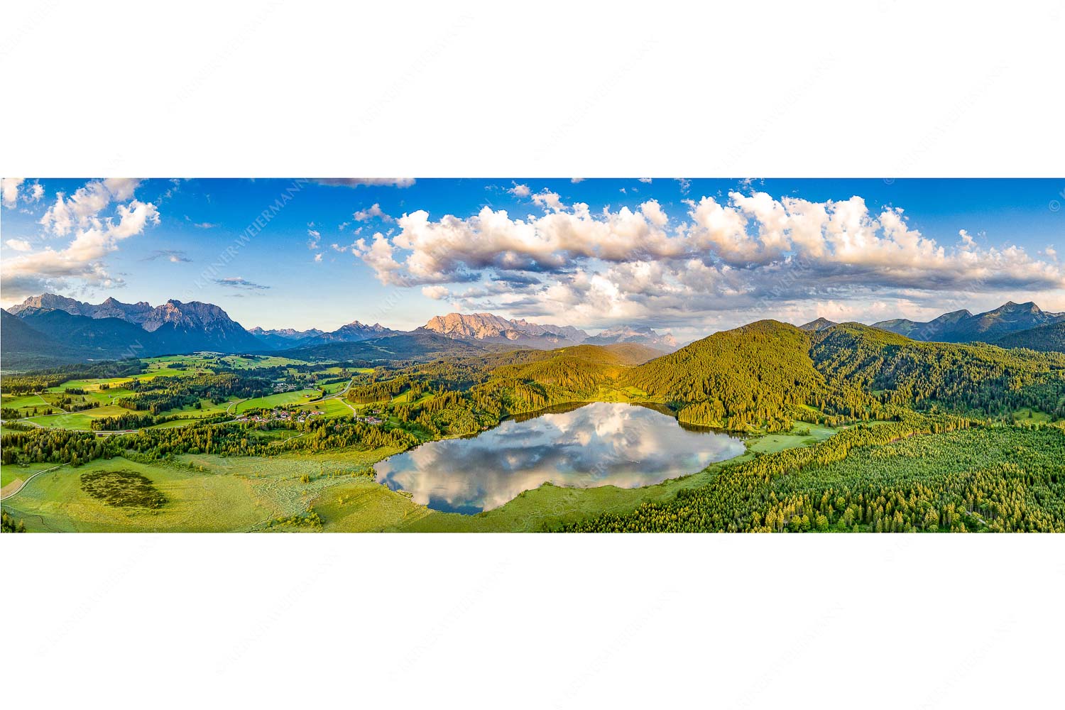 Blick über den Barmsee zum Wettersteingebirge - Der Lieblings See - Seitenverhältnis 3:1 - Barmsee Krün - weitere Infos unter https://www.kriner-weiermann.de