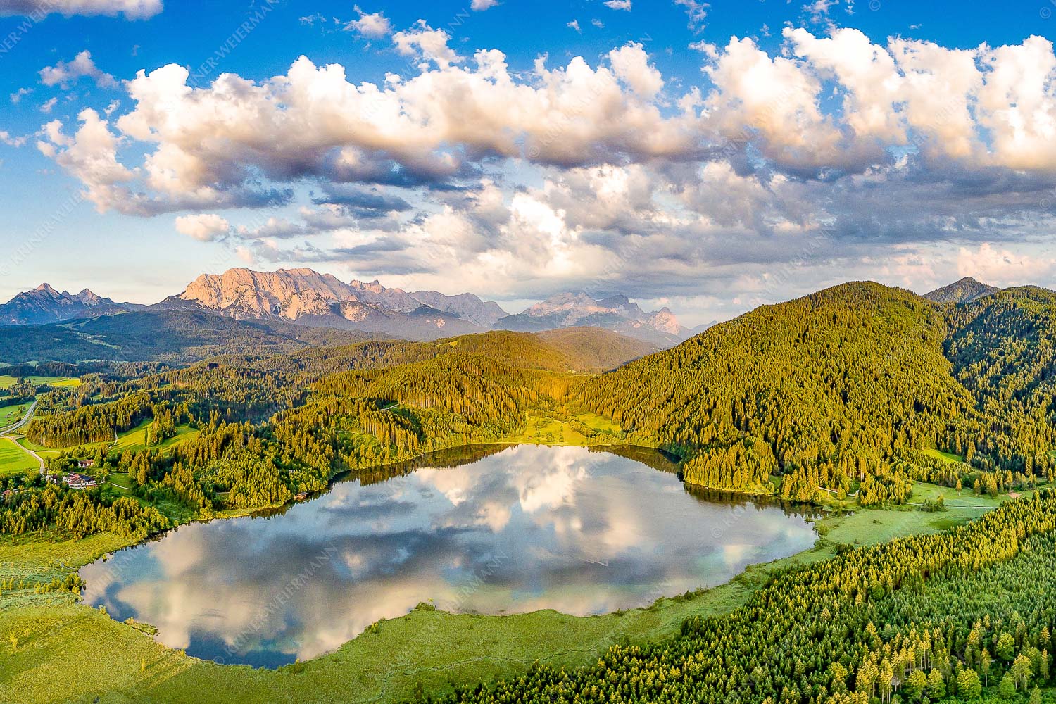 Blick über den Barmsee zum Wettersteingebirge - Der Lieblings See - Seitenverhältnis 3:2 - Barmsee Krün - weitere Infos unter https://www.kriner-weiermann.de