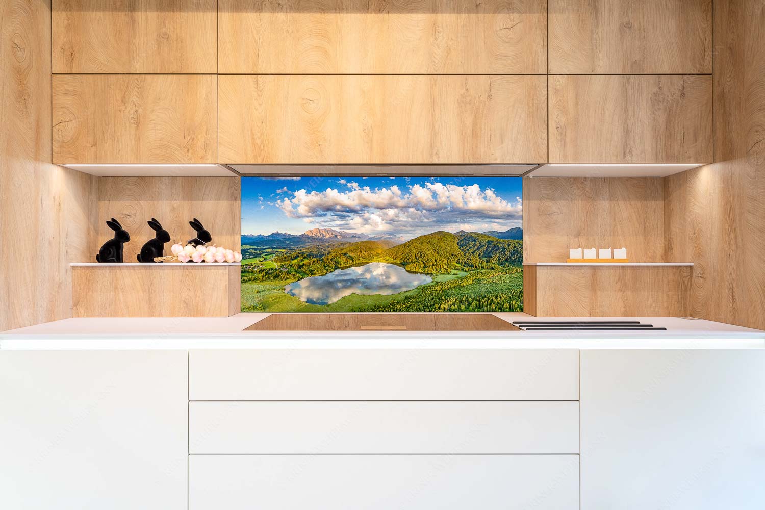 Der Lieblings See – Küchenrückwand – Größe ca. 120x60cm, Seitenverhältnis 2:1 — Barmsee Krün Blick über den Barmsee zum Wettersteingebirge - Der Lieblings See - Küchenrückwand - Größe ca. 120x60cm, Seitenverhältnis 2:1 - Barmsee Krün - weitere Infos unter https://www.kriner-weiermann.de