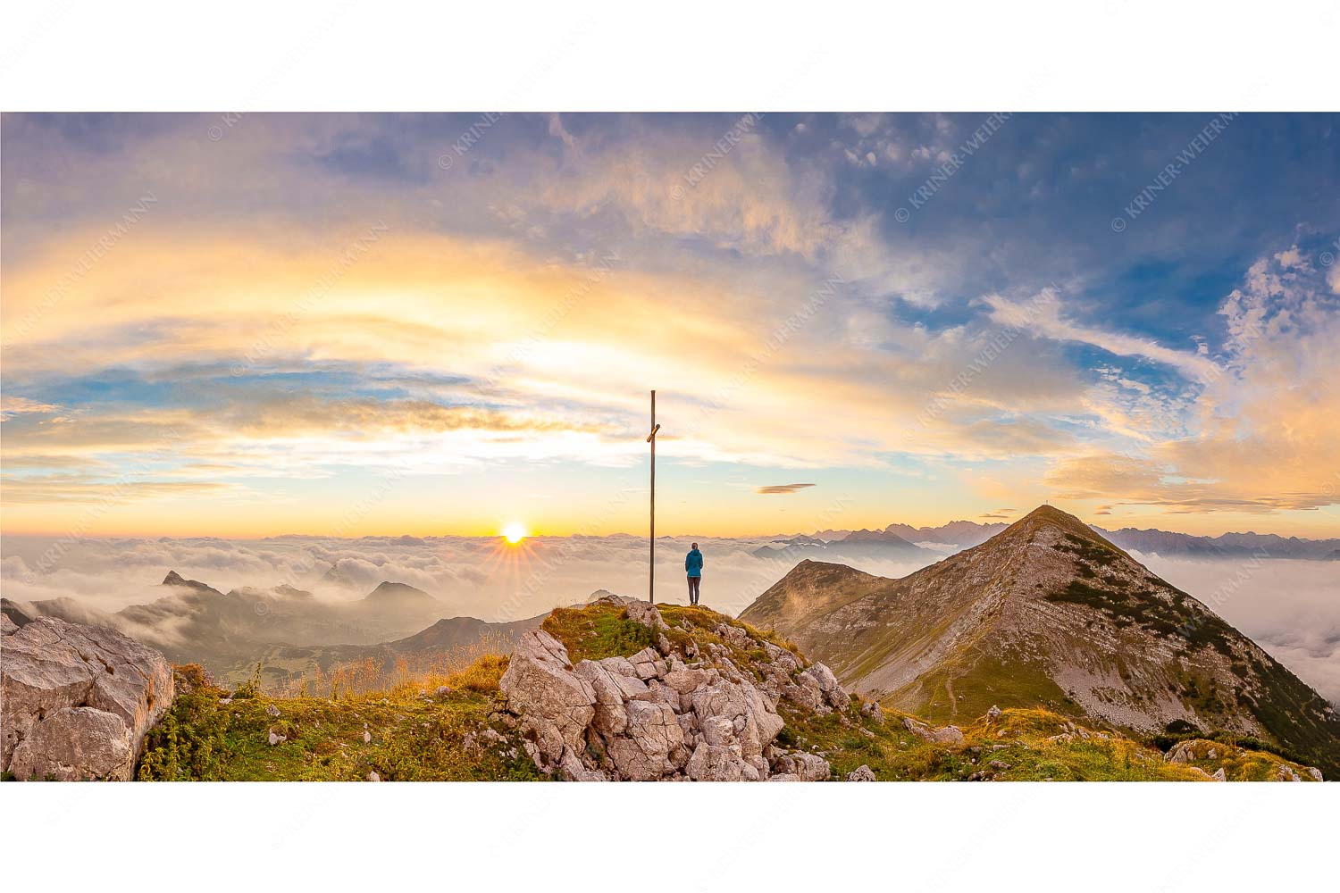 Sonnenaufgang im Estergebirge - Glücksmoment II - Seitenverhältnis 2:1 - Sonnenaufgang Krottenkopf - weitere Infos unter https://www.kriner-weiermann.de