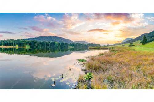 Sonnenuntergang am Geroldsee mit Wettertstein und Wank - Harmonie - Seitenverhältnis 2:1 - Abendstimmung am Geroldsee - weitere Infos unter https://www.kriner-weiermann.de