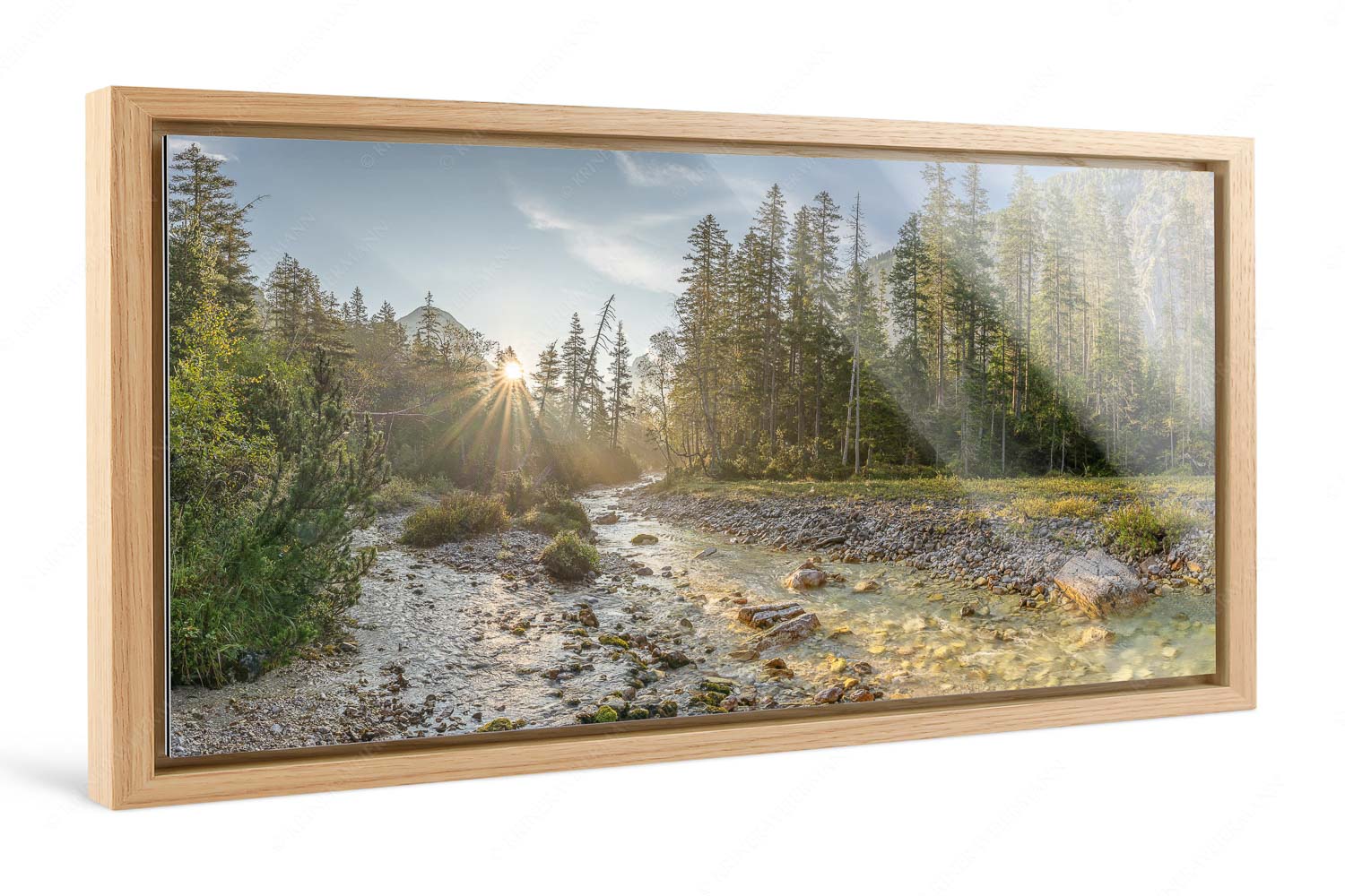 Isarursprung I – Foto im Schattenfugen-Rahmen, Seitenverhältnis 2:1 — Isarquelle im Karwendel Sonnenaufgang am Isarursprung - Isarursprung I - Foto im Schattenfugen-Rahmen, Seitenverhältnis 2:1 - Isarquelle im Karwendel - weitere Infos unter https://www.kriner-weiermann.de