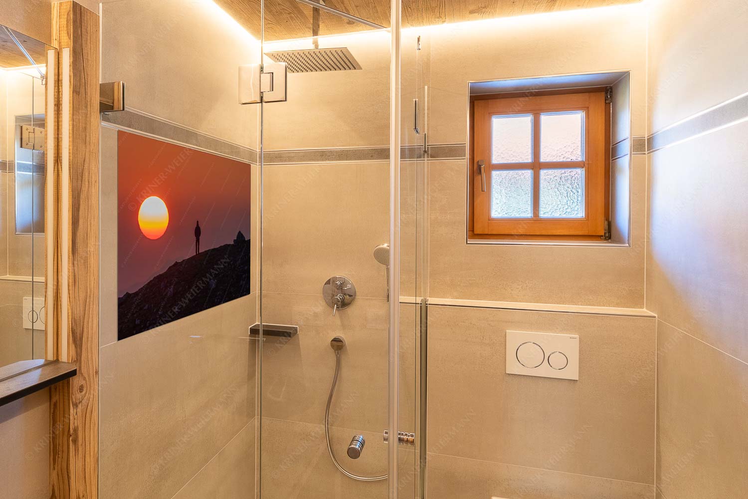 Sonnenaufgang – Glasbild – Größe ca. 120x80cm, Seitenverhältnis 3:2 — Alpspitze – Stuiben Sonnenaufgang im Wettersteingebirge - Sonnenaufgang - Glasbild - Größe ca. 120x80cm, Seitenverhältnis 3:2 - Alpspitze - Stuiben - weitere Infos unter https://www.kriner-weiermann.de