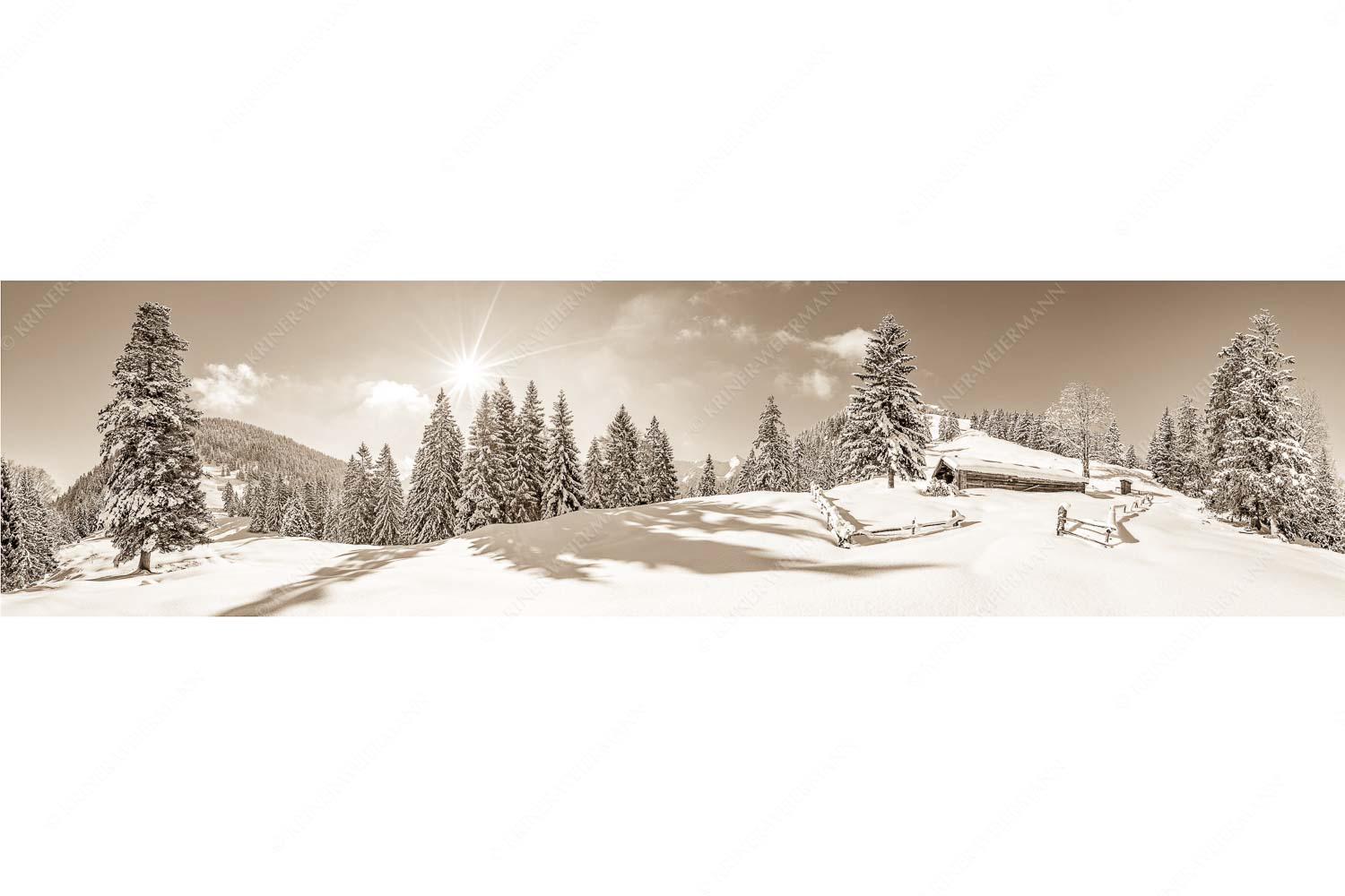 Winterruhe – Seitenverhältnis 4:1 — Alm Soierngebirge Schneelandschaft Verschneite Grasbergalm im Soierngebirge mit Krapfenkarspitze