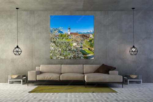 Kirche St. Sebastian in Krün mit Wetterstein- und Karwendelgebirge - Apfelblüte in Krün - Wandbild - Größe ca. 160x160cm, Seitenverhältnis 1:1 - Kirche in Krün Karwendel und Wetterstein - weitere Infos unter https://www.kriner-weiermann.de