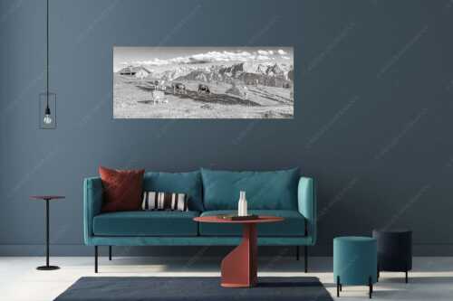 Blick über Krüneralm ins Karwendelgebirge - Auf da Krüneralm IV - Wandbild - Größe ca. 175x70cm, Seitenverhältnis 2,5:1 - Junge Kälber im Estergebirge - weitere Infos unter https://www.kriner-weiermann.de