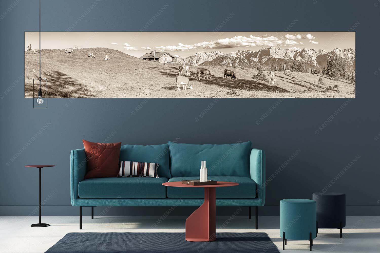 Blick über Krüneralm ins Karwendelgebirge - Auf da Krüneralm IV - Wandbild - Größe ca. 350x70cm, Seitenverhältnis 5:1 - Junge Kälber im Estergebirge - weitere Infos unter https://www.kriner-weiermann.de