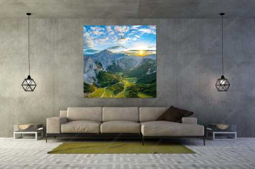 Die Sonne scheint noch kurz entlang des Hallerangers in die Nordwand der Speckkarspitze - Der Abschiedskuss - Wandbild - Größe ca. 160x160cm, Seitenverhältnis 1:1 - Speckkarspitze im Karwendel - weitere Infos unter https://www.kriner-weiermann.de