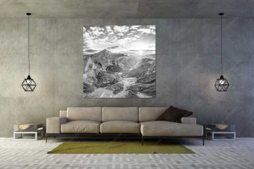 Die Sonne scheint noch kurz entlang des Hallerangers in die Nordwand der Speckkarspitze - Der Abschiedskuss - Wandbild - Größe ca. 160x160cm, Seitenverhältnis 1:1 - Speckkarspitze im Karwendel - weitere Infos unter https://www.kriner-weiermann.de