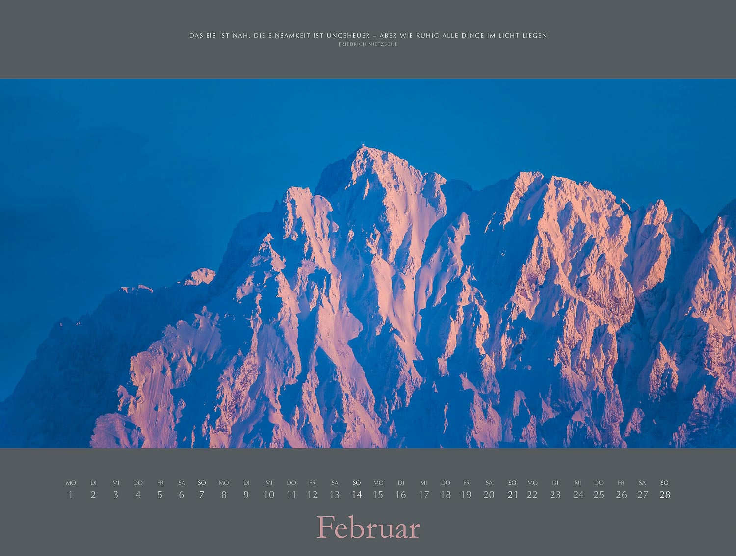 Bildkalender „Augenblicke zwischen Karwendel und Zugspitze“ 2027 — Februar 2027 Schneemassen an den Wänden des Wörners bei Sonnenuntergang - Bildkalender "Augenblicke zwischen Karwendel und Zugspitze" 2027 - Februar 2027