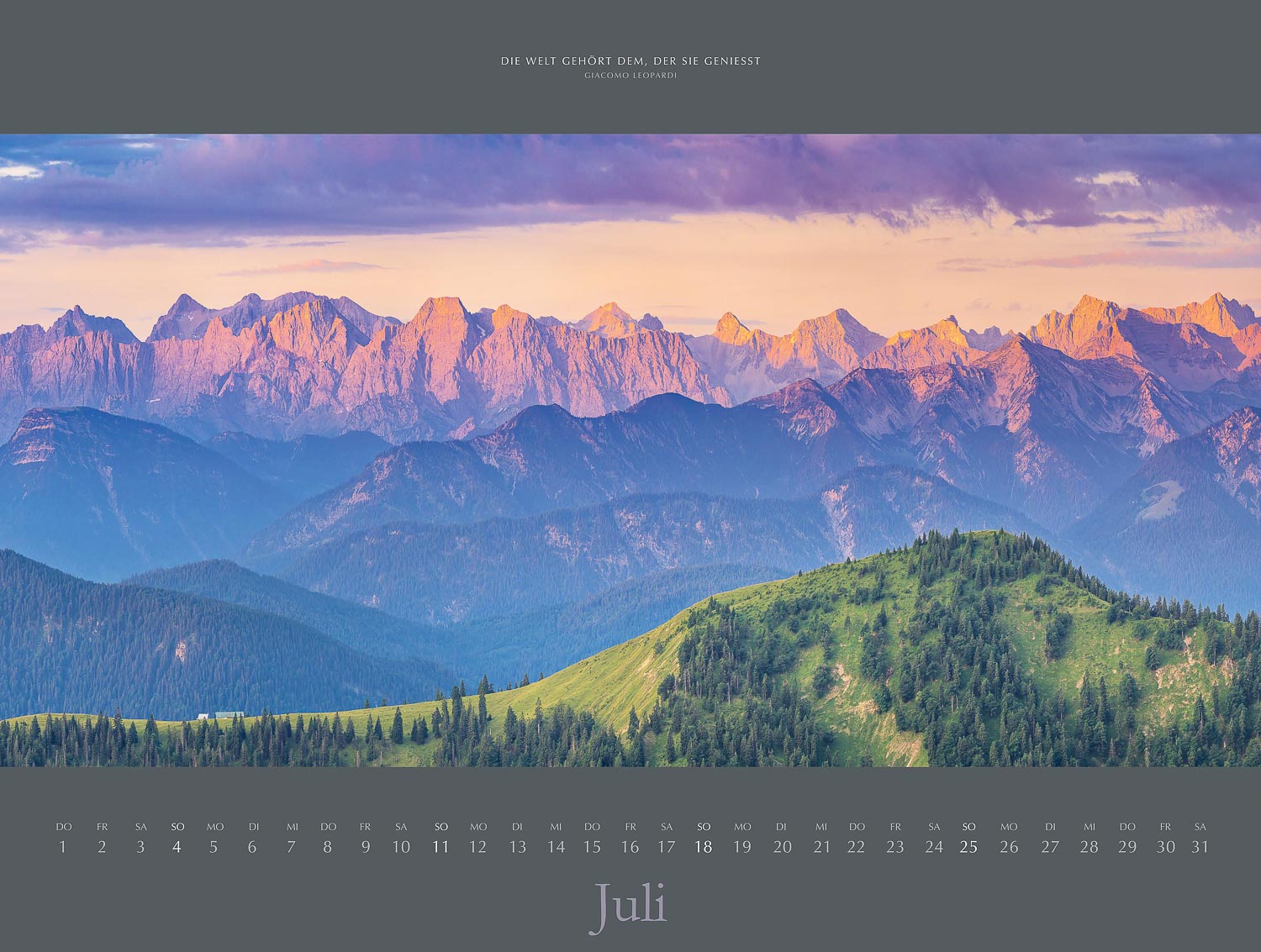 Bildkalender „Augenblicke zwischen Karwendel und Zugspitze“ 2027 — Juli 2027 Panoramablick auf die Nordwände des Karwendels im ersten Morgenlicht - Bildkalender "Augenblicke zwischen Karwendel und Zugspitze" 2027 - Juli 2027