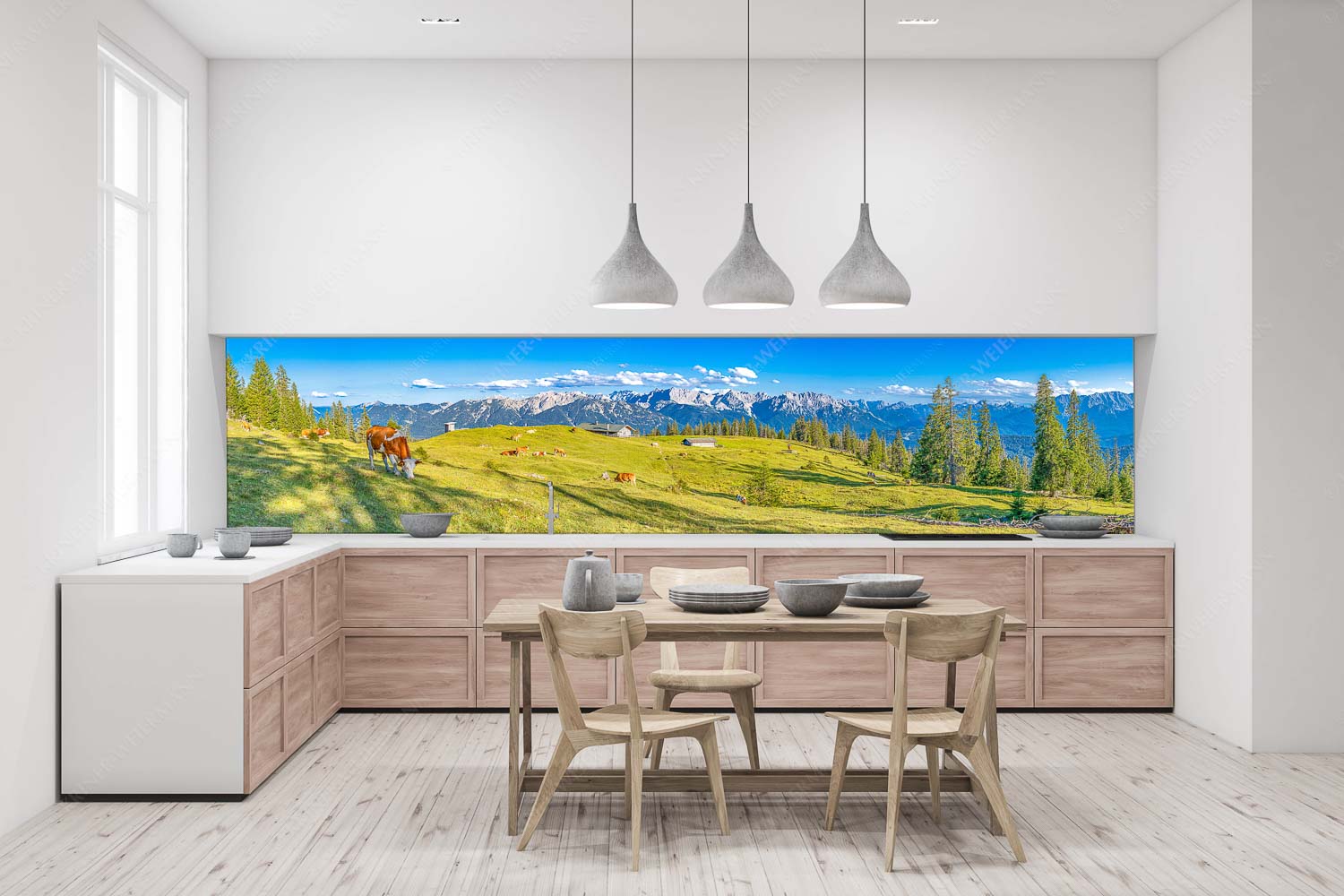 Auf da Krüneralm – Küchenrückwand – Größe ca. 400x100cm, Seitenverhältnis 4:1 — Kühe auf der Alm im Estergebirge Blick über Krüneralm ins Karwendelgebirge - Auf da Krüneralm - Küchenrückwand - Größe ca. 400x100cm, Seitenverhältnis 4:1 - Kühe auf der Alm im Estergebirge - weitere Infos unter https://www.kriner-weiermann.de