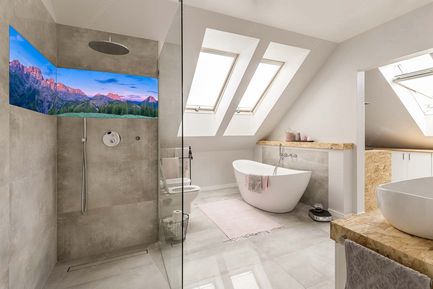 Großes Aufgebot – LED-Leuchtbild – 2-Teilig, Größe ca. 240x60cm, Seitenverhältnis 4:1 — Karwendelpanorama Blick von der Östlichen Karwendelspitze bis hin zur Soiernspitze - Großes Aufgebot - LED-Leuchtbild - 2-Teilig, Größe ca. 240x60cm, Seitenverhältnis 4:1 - Karwendelpanorama - weitere Infos unter https://www.kriner-weiermann.de
