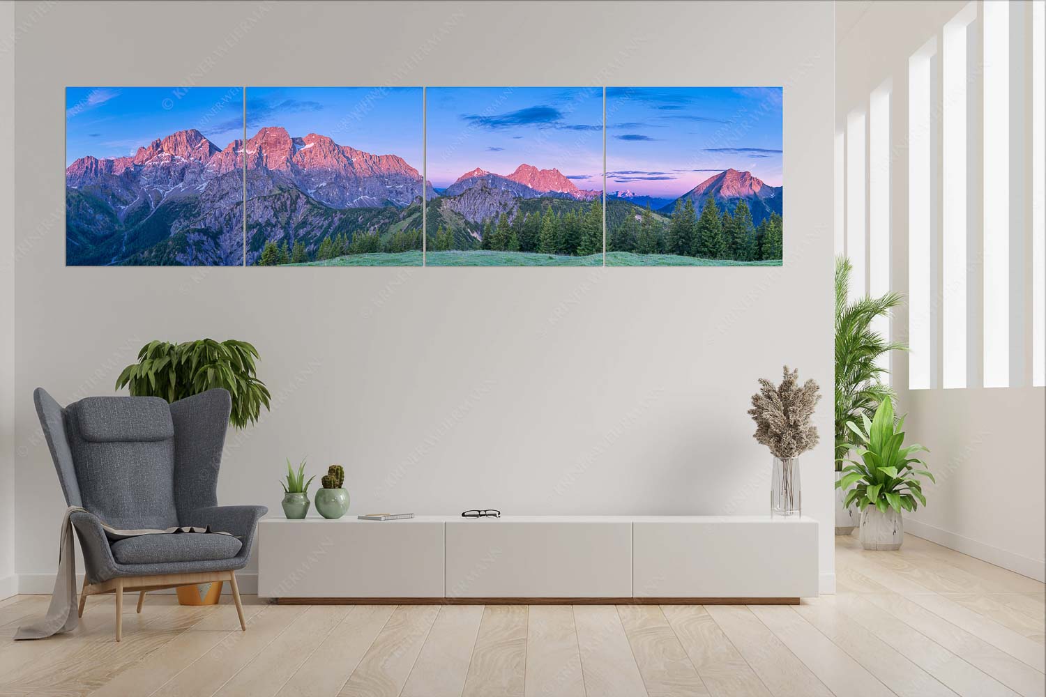 Großes Aufgebot – Wandbild – 4er Split, Größe ca. 280x70cm, Seitenverhältnis 4:1 — Karwendelpanorama Blick von der Östlichen Karwendelspitze bis hin zur Soiernspitze - Großes Aufgebot - Wandbild - 4er Split, Größe ca. 280x70cm, Seitenverhältnis 4:1 - Karwendelpanorama - weitere Infos unter https://www.kriner-weiermann.de