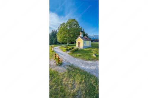 Sonnenaufgang an der Kapelle Maria Rast in Krün mit Karwendel- und Wettersteingebirge - Morgenandacht - Seitenverhältnis 1:2 - Kapelle Maria Rast Krün - weitere Infos unter https://www.kriner-weiermann.de