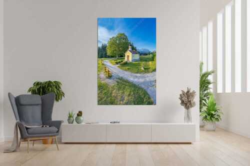 Sonnenaufgang an der Kapelle Maria Rast in Krün mit Karwendel- und Wettersteingebirge - Morgenandacht - Wandbild - Größe ca. 120x180cm, Seitenverhältnis 2:3 - Kapelle Maria Rast Krün - weitere Infos unter https://www.kriner-weiermann.de