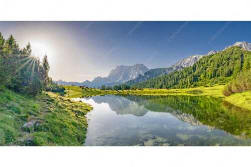 Almsommer auf der Fereineralm im Karwendelgebirge - Almfrieden - Seitenverhältnis 2:1 - Vereineralm im Karwendel - weitere Infos unter https://www.kriner-weiermann.de