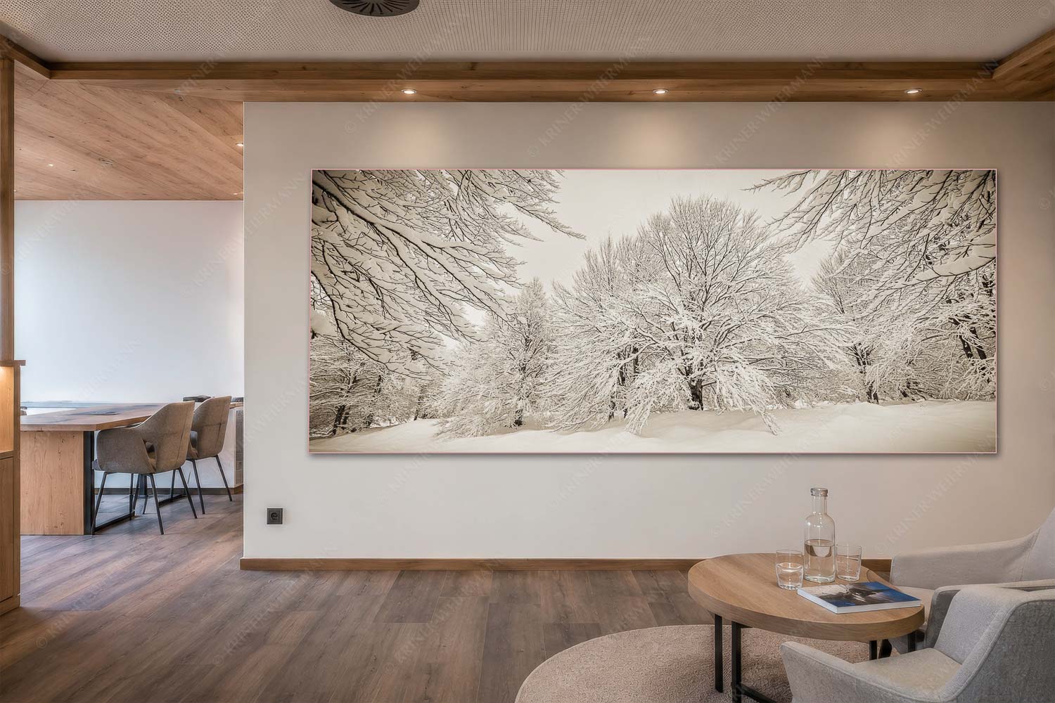 Lautlos – Akustikbild – Größe ca. 300x120cm, Seitenverhältnis 2,5:1 — Kranzberg bei Mittenwald Frisch verschneiter Hutewald am Kranzberg bei Mittenwald - Lautlos - Akustikbild - Größe ca. 300x120cm, Seitenverhältnis 2,5:1 - Kranzberg bei Mittenwald - weitere Infos unter https://www.kriner-weiermann.de