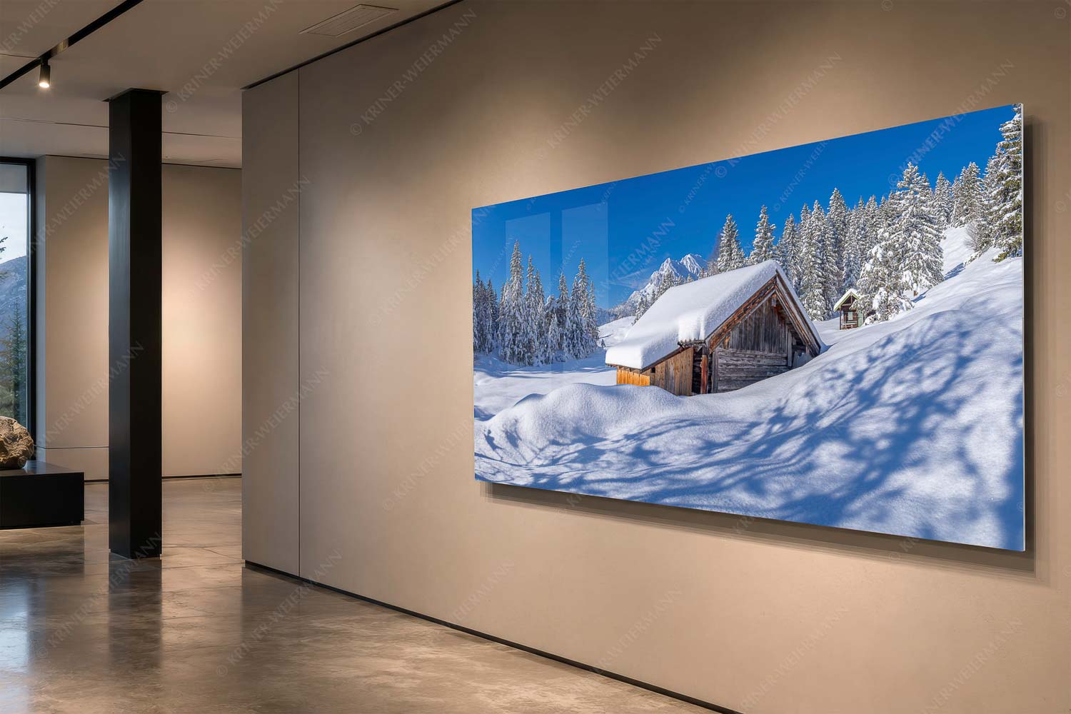 Schönheit der Stille – Acrylglasbild – Größe ca. 200x100cm, Seitenverhältnis 2:1 — Buckelwiesen am Kranzberg Frisch verschneiter Heustadl bei Mittenwald mit Wettersteinspitzen - Schönheit der Stille - Acrylglasbild - Größe ca. 200x100cm, Seitenverhältnis 2:1 - Buckelwiesen am Kranzberg - weitere Infos unter https://www.kriner-weiermann.de