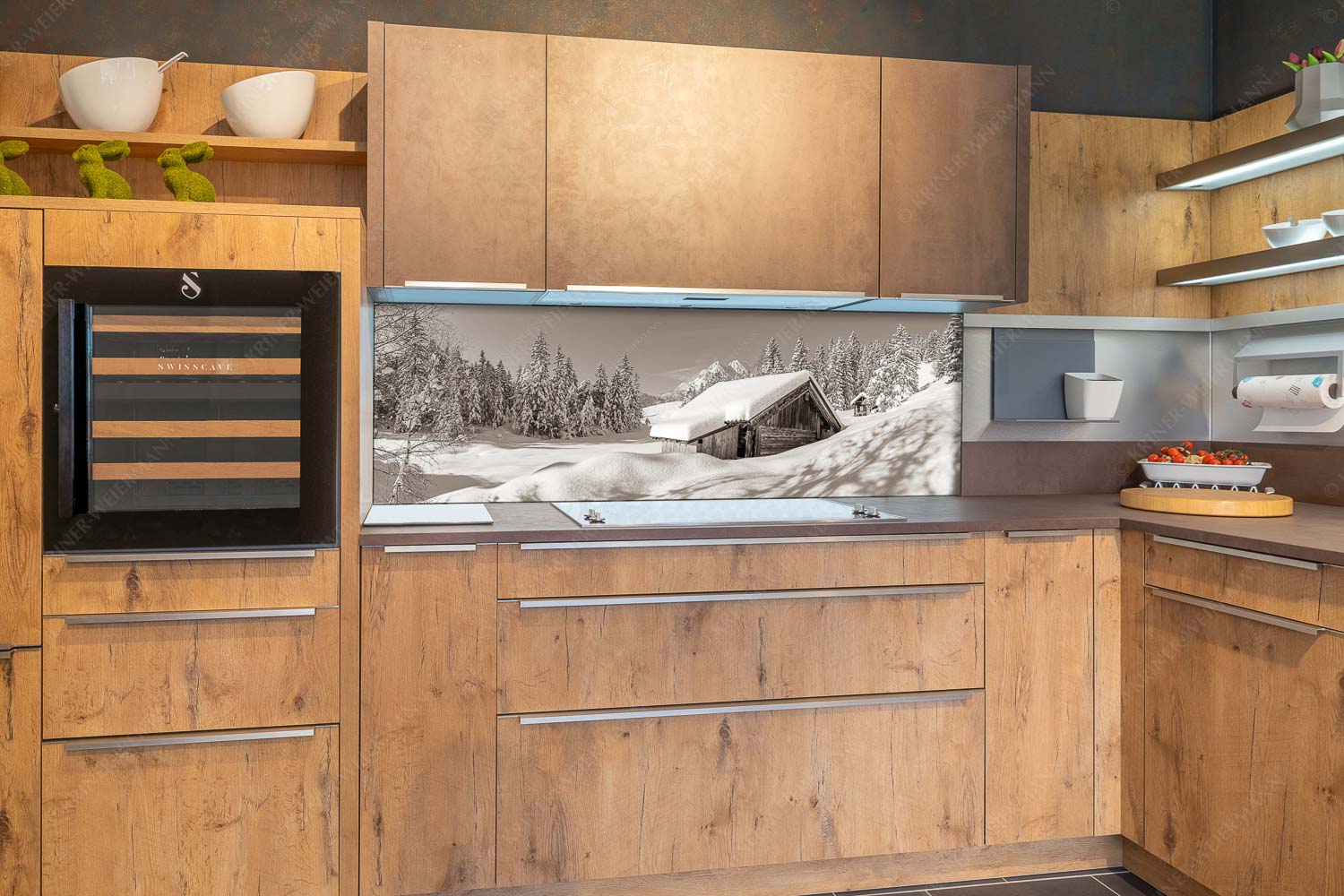 Schönheit der Stille – Küchenrückwand – Größe ca. 180x60cm, Seitenverhältnis 3:1 — Buckelwiesen am Kranzberg Frisch verschneiter Heustadl bei Mittenwald mit Wettersteinspitzen - Schönheit der Stille - Küchenrückwand - Größe ca. 180x60cm, Seitenverhältnis 3:1 - Buckelwiesen am Kranzberg - weitere Infos unter https://www.kriner-weiermann.de