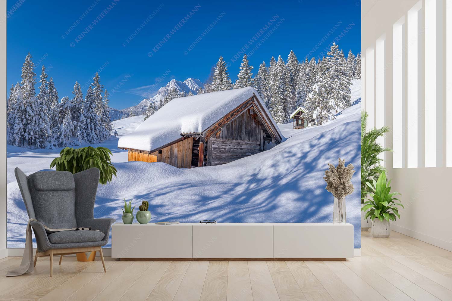 Schönheit der Stille – Fototapete – Größe ca. 300x200cm, Seitenverhältnis 3:2 — Buckelwiesen am Kranzberg Frisch verschneiter Heustadl bei Mittenwald mit Wettersteinspitzen - Schönheit der Stille - Fototapete - Größe ca. 300x200cm, Seitenverhältnis 3:2 - Buckelwiesen am Kranzberg - weitere Infos unter https://www.kriner-weiermann.de
