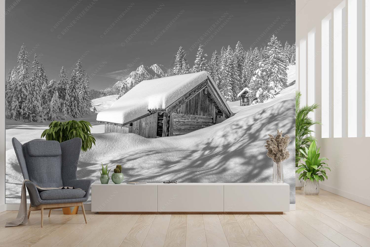 Schönheit der Stille – Fototapete – Größe ca. 300x200cm, Seitenverhältnis 3:2 — Buckelwiesen am Kranzberg Frisch verschneiter Heustadl bei Mittenwald mit Wettersteinspitzen - Schönheit der Stille - Fototapete - Größe ca. 300x200cm, Seitenverhältnis 3:2 - Buckelwiesen am Kranzberg - weitere Infos unter https://www.kriner-weiermann.de