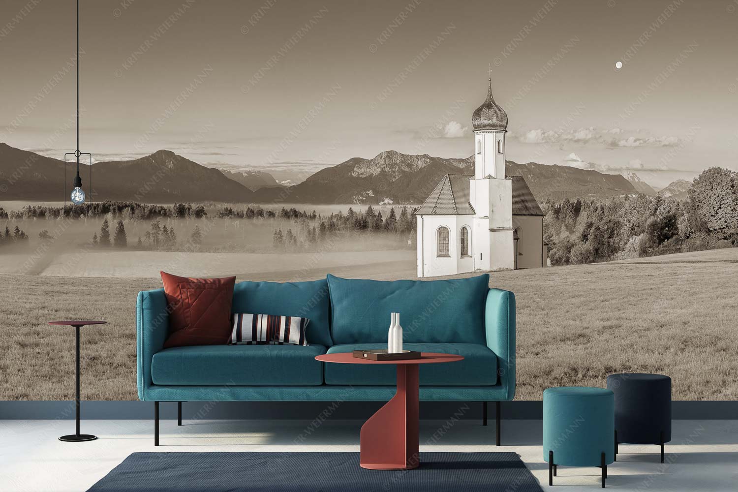 Seliger Morgen – Fototapete – Größe ca. 400x200cm, Seitenverhältnis 2:1 — Sankt Johann – Penzberg Die malerisch gelegene Kirche in Sankt Johannisrain mit Bayrischen voralpen - Seliger Morgen - Fototapete - Größe ca. 400x200cm, Seitenverhältnis 2:1 - Sankt Johann - Penzberg - weitere Infos unter https://www.kriner-weiermann.de