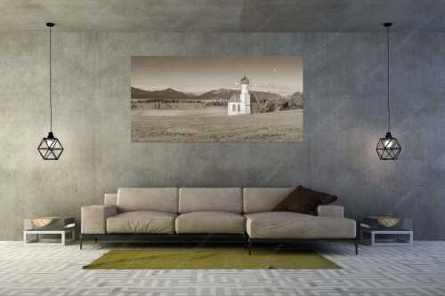 Die malerisch gelegene Kirche in Sankt Johannisrain mit Bayrischen voralpen - Seliger Morgen - Wandbild - Größe ca. 200x100cm, Seitenverhältnis 2:1 - Sankt Johann - Penzberg - weitere Infos unter https://www.kriner-weiermann.de