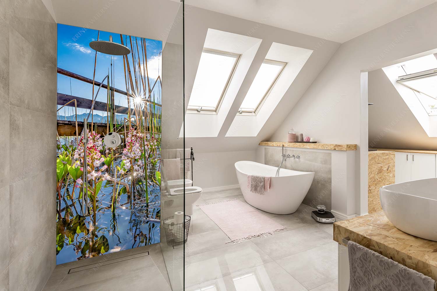Taufrisch – Alu-Dibond Badezimmer Bild – Größe ca. 110x220cm, Seitenverhältnis 1:2 — Lautersee mit Karwendel Im Frühling blüht der Vieberklee entlang der Ufer des Lautersees - Taufrisch - Alu-Dibond Badezimmer Bild - Größe ca. 110x220cm, Seitenverhältnis 1:2 - Lautersee mit Karwendel - weitere Infos unter https://www.kriner-weiermann.de