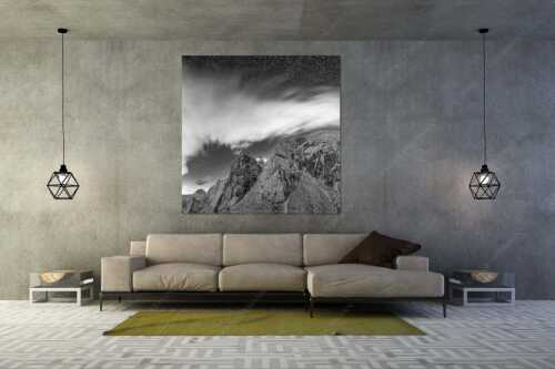 Die Meilerhütte bei Nacht tront wie eine Kanzel - Sternstunden - Wandbild - Größe ca. 160x160cm, Seitenverhältnis 1:1 - Meilerhütte - Wettersteingebirge - weitere Infos unter https://www.kriner-weiermann.de