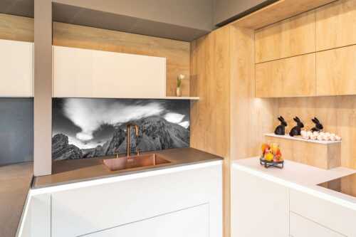 Die Meilerhütte bei Nacht tront wie eine Kanzel - Sternstunden - Küchenrückwand - Größe ca. 150x60cm, Seitenverhältnis 2,5:1 - Meilerhütte - Wettersteingebirge - weitere Infos unter https://www.kriner-weiermann.de