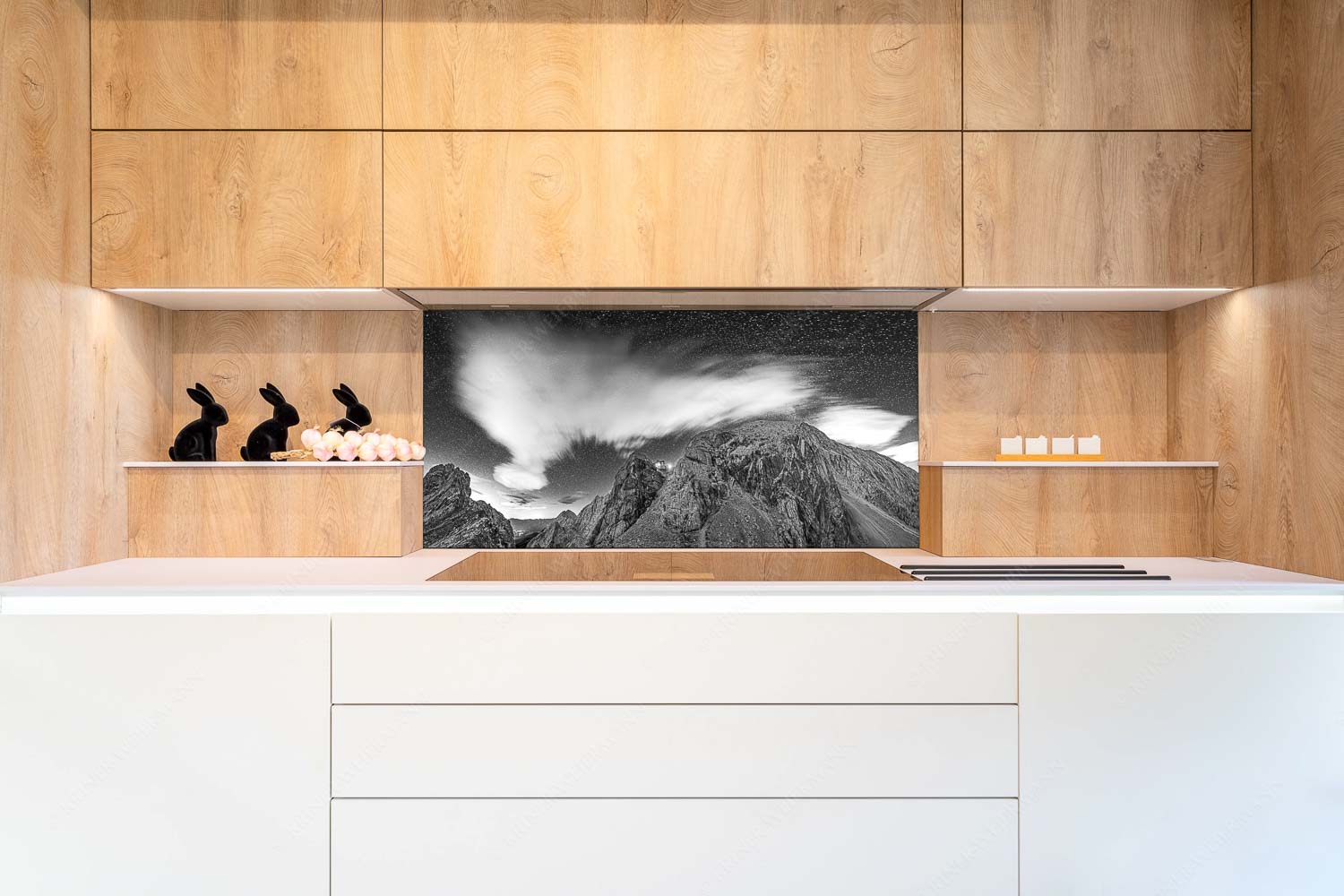 Sternstunden – Küchenrückwand – Größe ca. 120x60cm, Seitenverhältnis 2:1 — Meilerhütte – Wettersteingebirge Die Meilerhütte bei Nacht tront wie eine Kanzel - Sternstunden - Küchenrückwand - Größe ca. 120x60cm, Seitenverhältnis 2:1 - Meilerhütte - Wettersteingebirge - weitere Infos unter https://www.kriner-weiermann.de