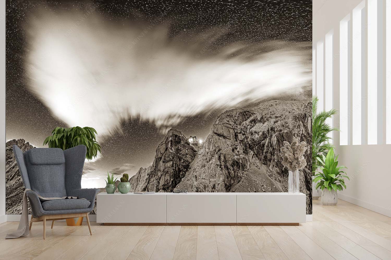 Sternstunden – Fototapete – Größe ca. 300x200cm, Seitenverhältnis 3:2 — Meilerhütte – Wettersteingebirge Die Meilerhütte bei Nacht tront wie eine Kanzel - Sternstunden - Fototapete - Größe ca. 300x200cm, Seitenverhältnis 3:2 - Meilerhütte - Wettersteingebirge - weitere Infos unter https://www.kriner-weiermann.de