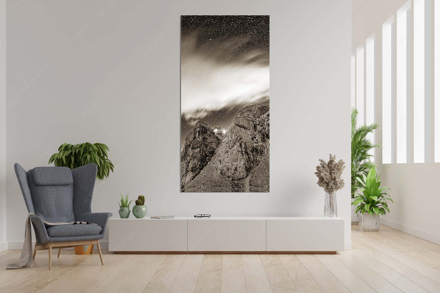 Sternstunden – Wandbild – Größe ca. 90x180cm, Seitenverhältnis 1:2 — Meilerhütte – Wettersteingebirge Die Meilerhütte bei Nacht tront wie eine Kanzel - Sternstunden - Wandbild - Größe ca. 90x180cm, Seitenverhältnis 1:2 - Meilerhütte - Wettersteingebirge - weitere Infos unter https://www.kriner-weiermann.de