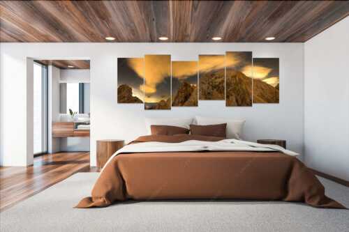 Die Meilerhütte bei Nacht tront wie eine Kanzel - Sternstunden - Wandbild - 6er Split, Größe ca. 280x112cm, Seitenverhältnis 2,5:1 - Meilerhütte - Wettersteingebirge - weitere Infos unter https://www.kriner-weiermann.de